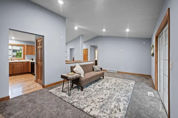 1691 Shakopee AVE E, Shakopee, MN 55379
