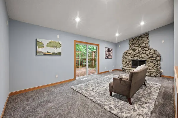 1691 Shakopee AVE E, Shakopee, MN 55379