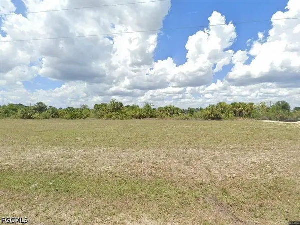 1723 NE 17th TER, Cape Coral, FL 33909-5604