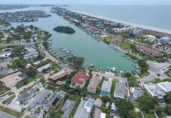 3207 W MARITANA DR, St Pete Beach, FL 33706