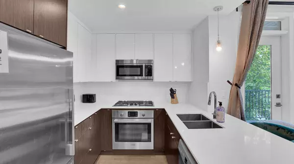 305 18 AVE SW #212, Calgary, AB t2S 3h1