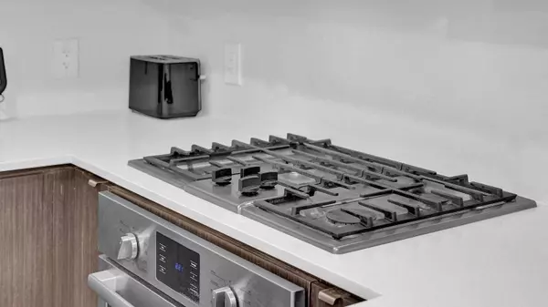 305 18 AVE SW #212, Calgary, AB t2S 3h1