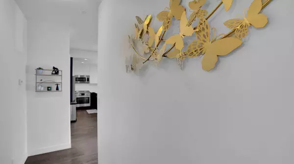 305 18 AVE SW #212, Calgary, AB t2S 3h1