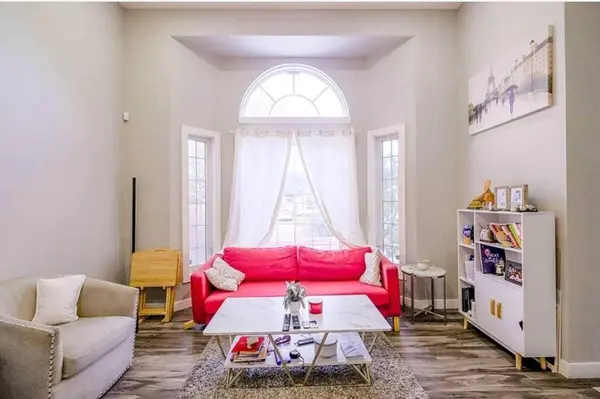 6923 Laguna WAY NE, Calgary, AB T1Y 6W2