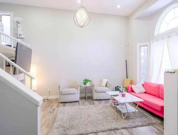 6923 Laguna WAY NE, Calgary, AB T1Y 6W2