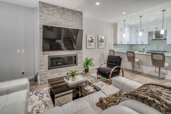 2428 30 ST SW #3, Calgary, AB T3E 2M1