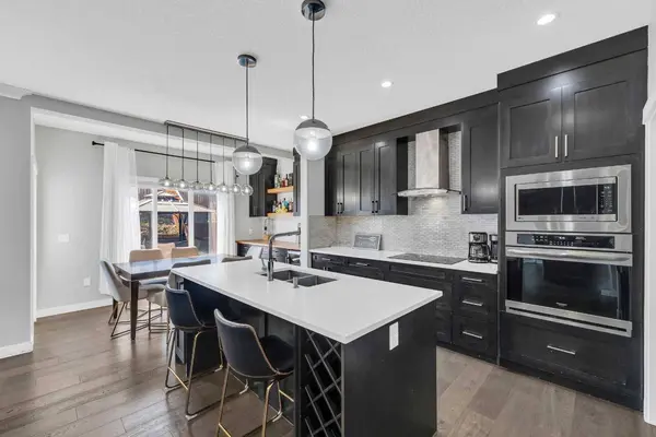 131 Sherview GRV NW, Calgary, AB T3R 0Y4