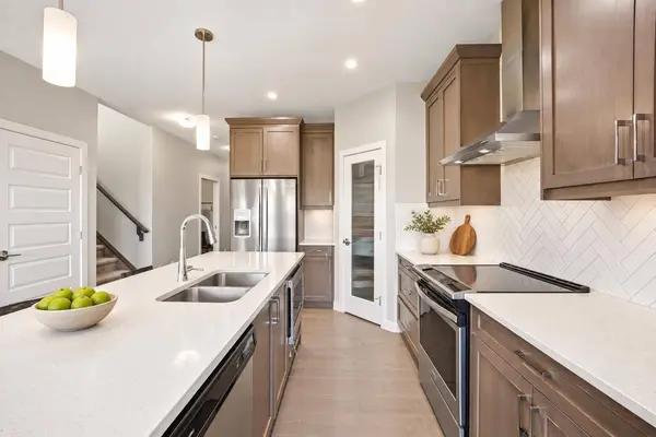 107 Savanna WAY NE, Calgary, AB T3J0Y6