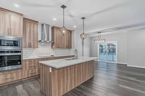 78 Baysprings GDNS SW, Airdrie, AB T4B 0R7