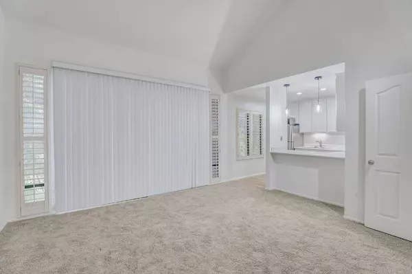 720 Woodside LN #8, Sacramento, CA 95825