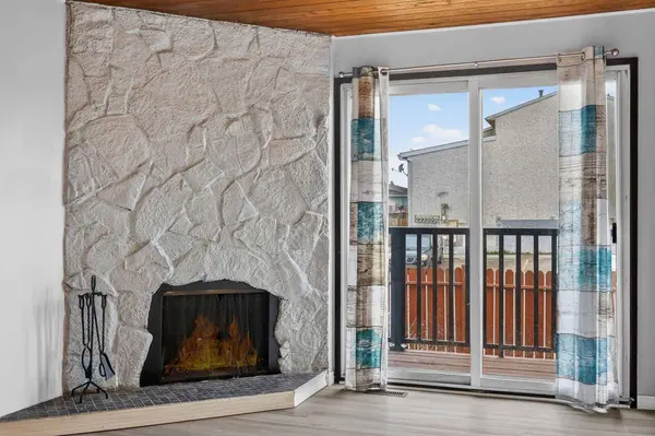 1203 44 ST SE #E, Calgary, AB T2A5E6