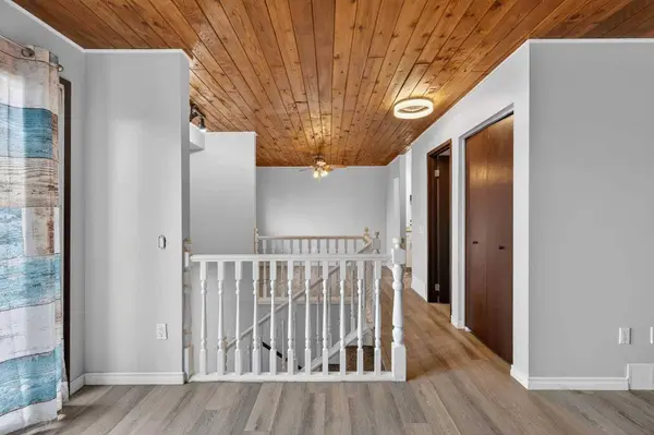 1203 44 ST SE #E, Calgary, AB T2A5E6