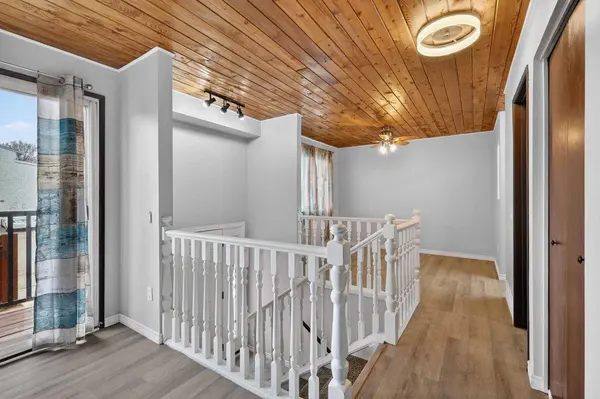 1203 44 ST SE #E, Calgary, AB T2A5E6