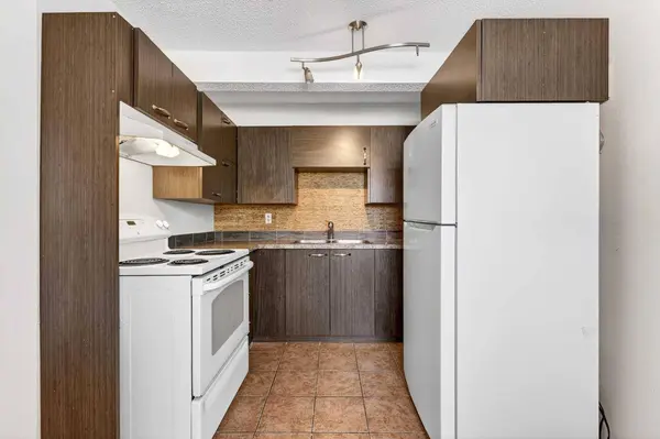 5615 1 AVE SE, Calgary, AB T2A 5Z6