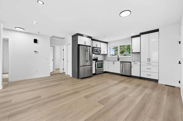 5423 Madigan DR NE, Calgary, AB T2A 5T5
