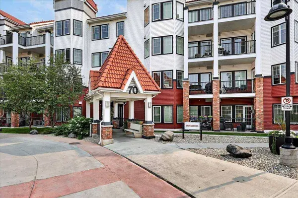 70 Royal Oak PLZ NW #303, Calgary, AB T3G0C6