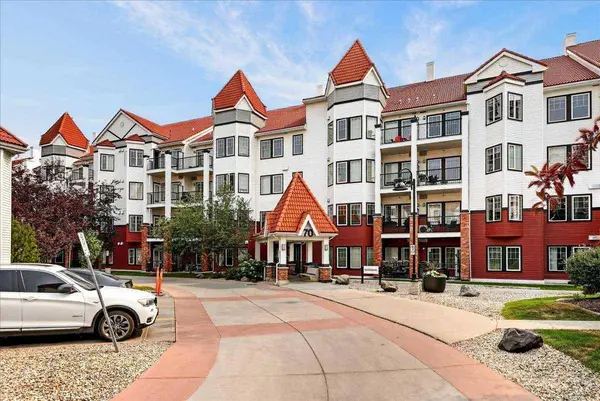 70 Royal Oak PLZ NW #303, Calgary, AB T3G0C6