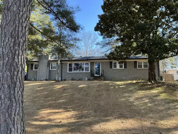 130 Turnpike Ave, Camden, TN 38320