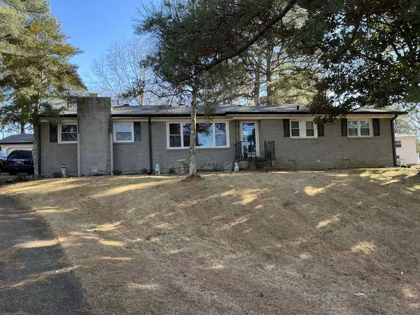 130 Turnpike Ave, Camden, TN 38320