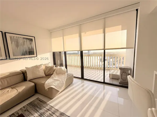 1000 W Island Blvd #1911, Aventura, FL 33160