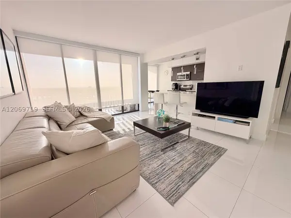 1000 W Island Blvd #1911, Aventura, FL 33160