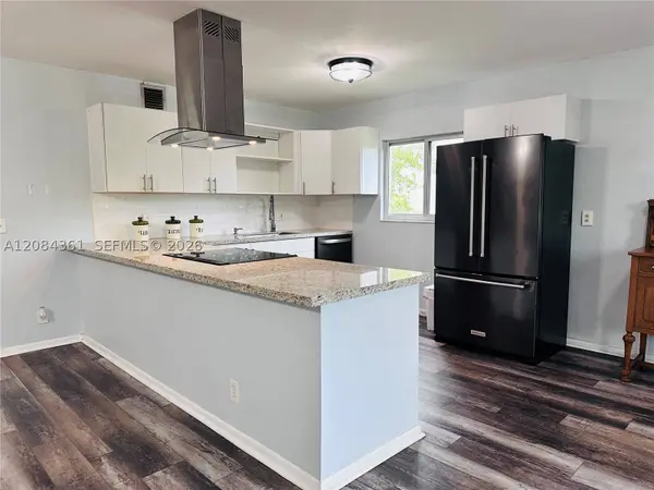 850 SW 133rd Ter #318B, Pembroke Pines, FL 33027