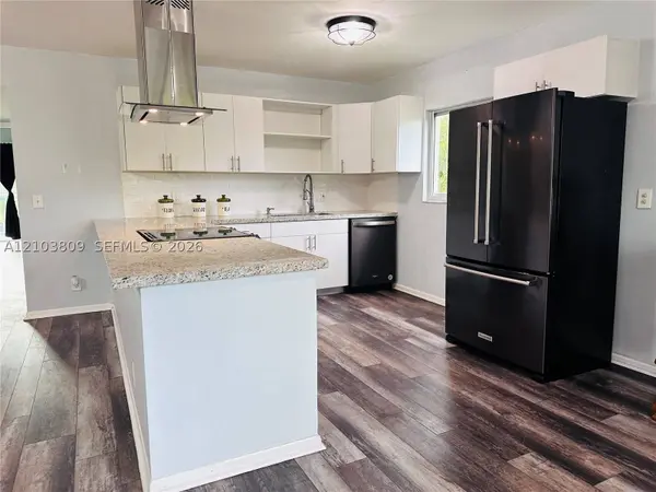 850 SW 133rd Ter #318B, Pembroke Pines, FL 33027