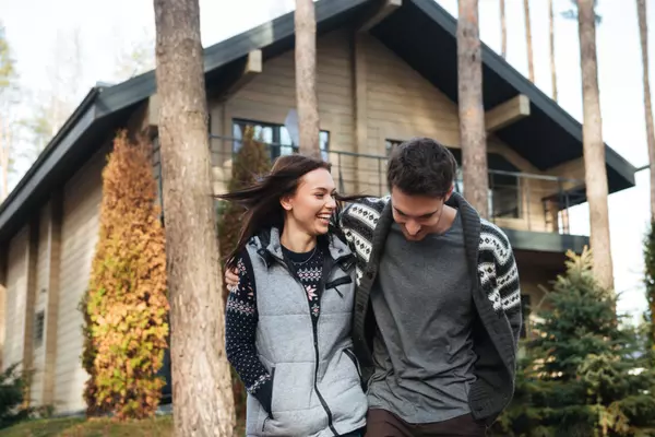 walking-near-house-2025-02-13-20-29-08-utc (1)