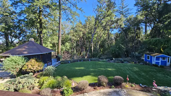 21631 Summit Rd, Los Gatos, CA 95033-8402