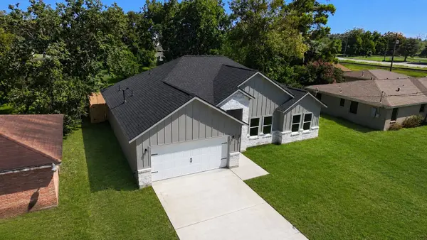 5815 Woodrow ST, Texas City, TX 77591