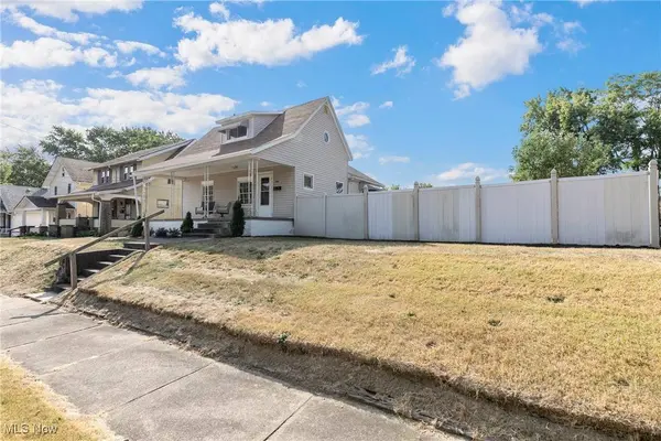 2526 17th ST NE, Canton, OH 44705