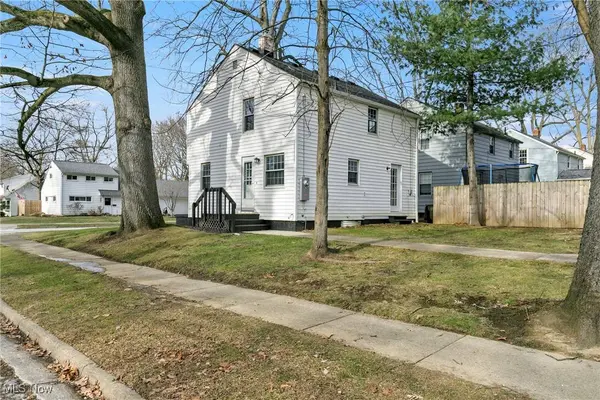 2577 Hawthorne RD, Cuyahoga Falls, OH 44221