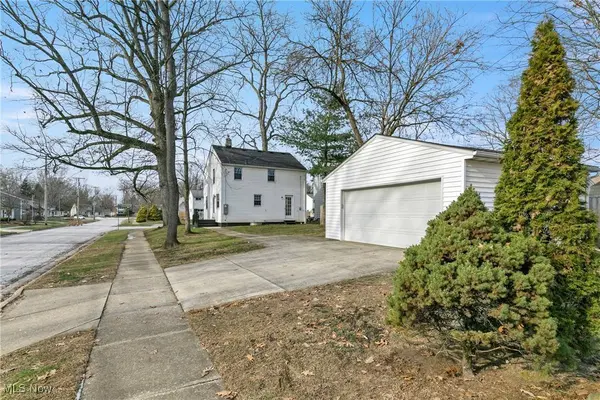2577 Hawthorne RD, Cuyahoga Falls, OH 44221