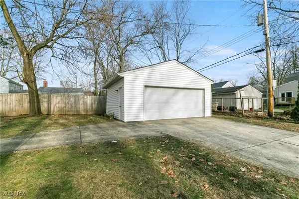 2577 Hawthorne RD, Cuyahoga Falls, OH 44221