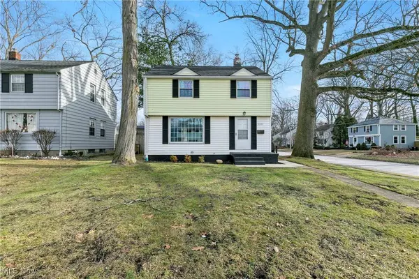 2577 Hawthorne RD, Cuyahoga Falls, OH 44221