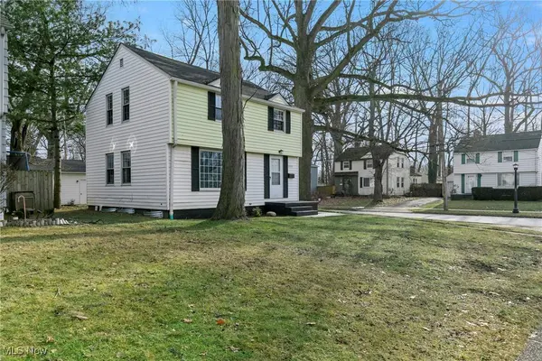 2577 Hawthorne RD, Cuyahoga Falls, OH 44221
