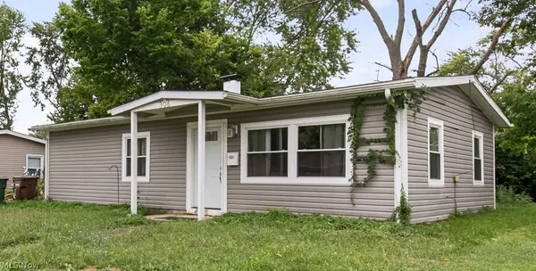 306 Rawson DR, New Carlisle, OH 45344