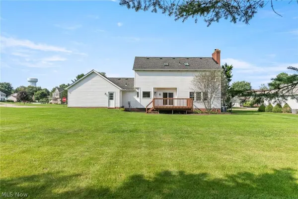 906 Southmoor CIR NE, Canton, OH 44721