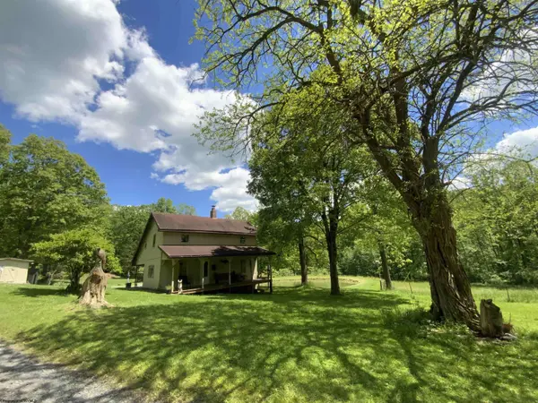 462 Childs Road, Terra Alta, WV 26764