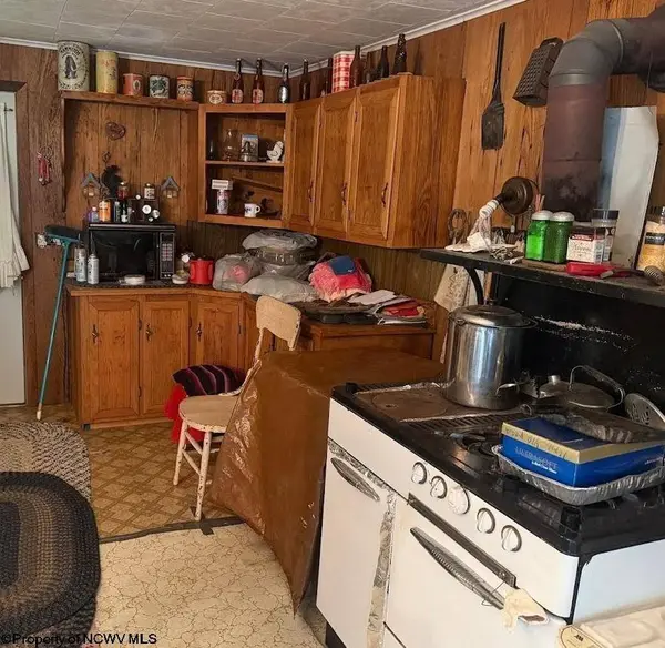 462 Childs Road, Terra Alta, WV 26764