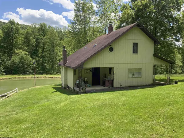 462 Childs Road, Terra Alta, WV 26764