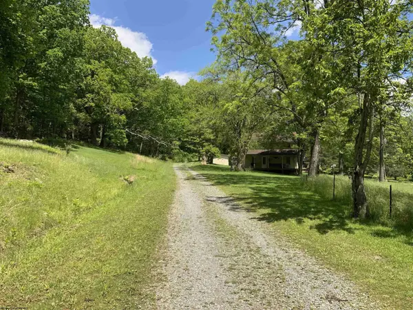 462 Childs Road, Terra Alta, WV 26764