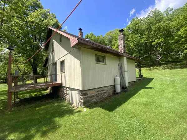 462 Childs Road, Terra Alta, WV 26764