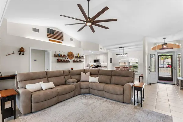 120 MORNING GLORY CIR, Winter Haven, FL 33884