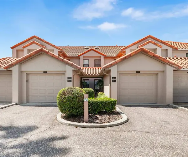 809 MAGNOLIA PL #809, Winter Haven, FL 33884
