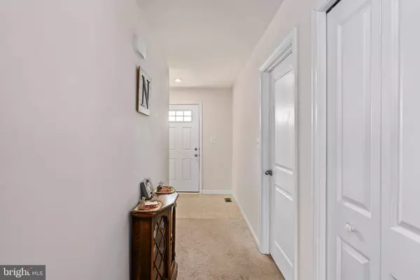 2206 SEDGWICK DR, Remington, VA 22734