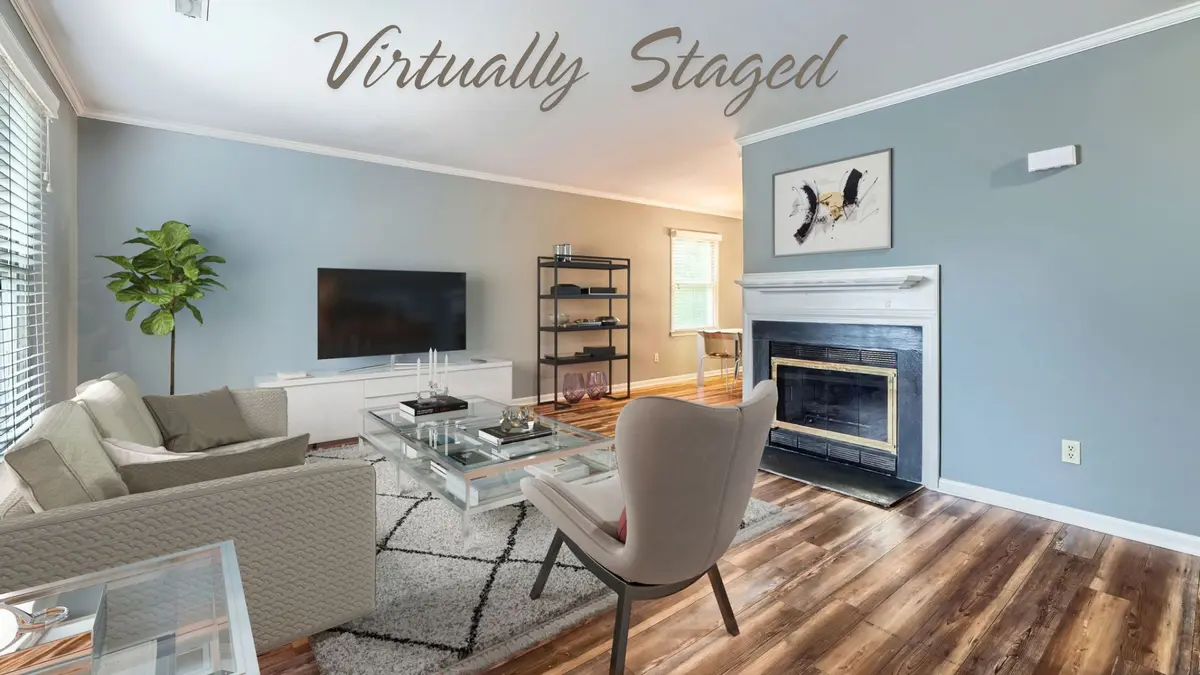 5913 Crape Myrtle Ln, Charlotte, NC 28216-1411