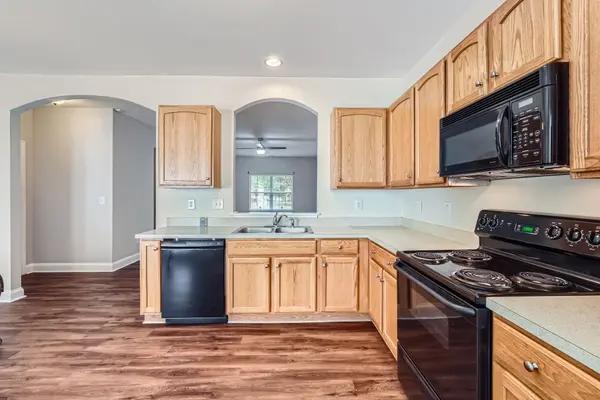 5604 Bradford Lake Ln, Charlotte, NC 28269-1368