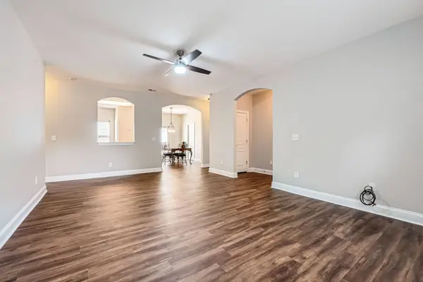 5604 Bradford Lake Ln, Charlotte, NC 28269-1368