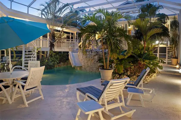 815 E Shore Dr, Summerland Key, FL 33042-4510